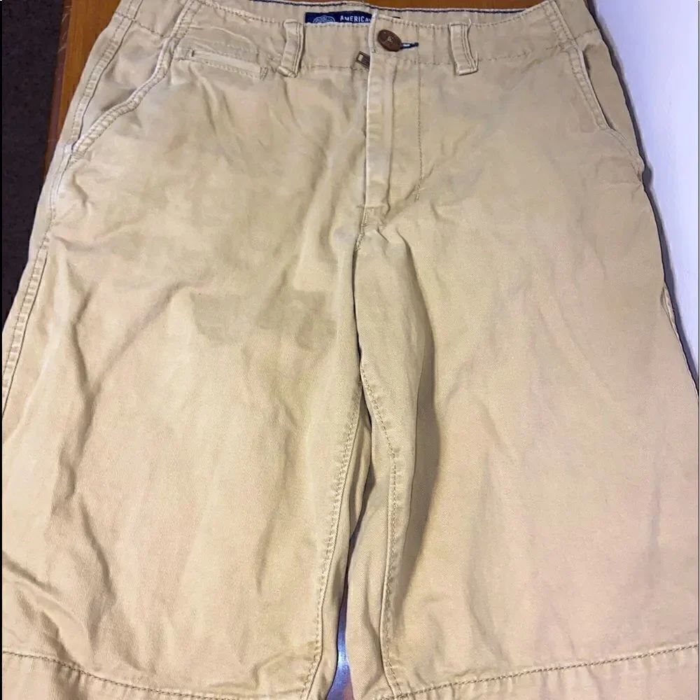 American eagle longboard khaki shorts